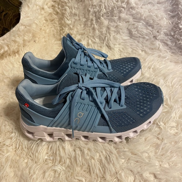 On Cloudswift Running Shoe - Picture 2 of 6